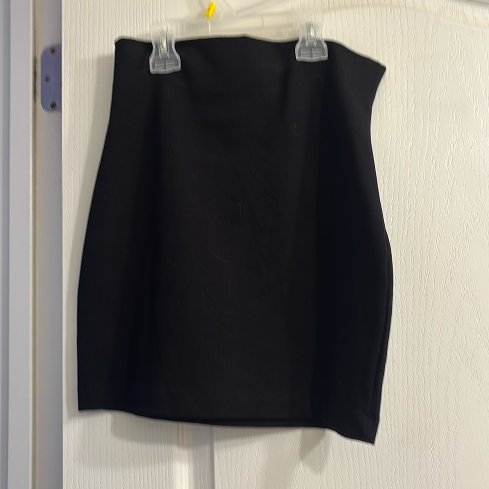 pencil fitted black skirt